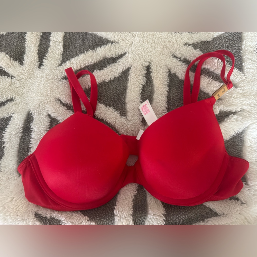 Victorias Secret Elegant Red Women's Bra 34A NWT
